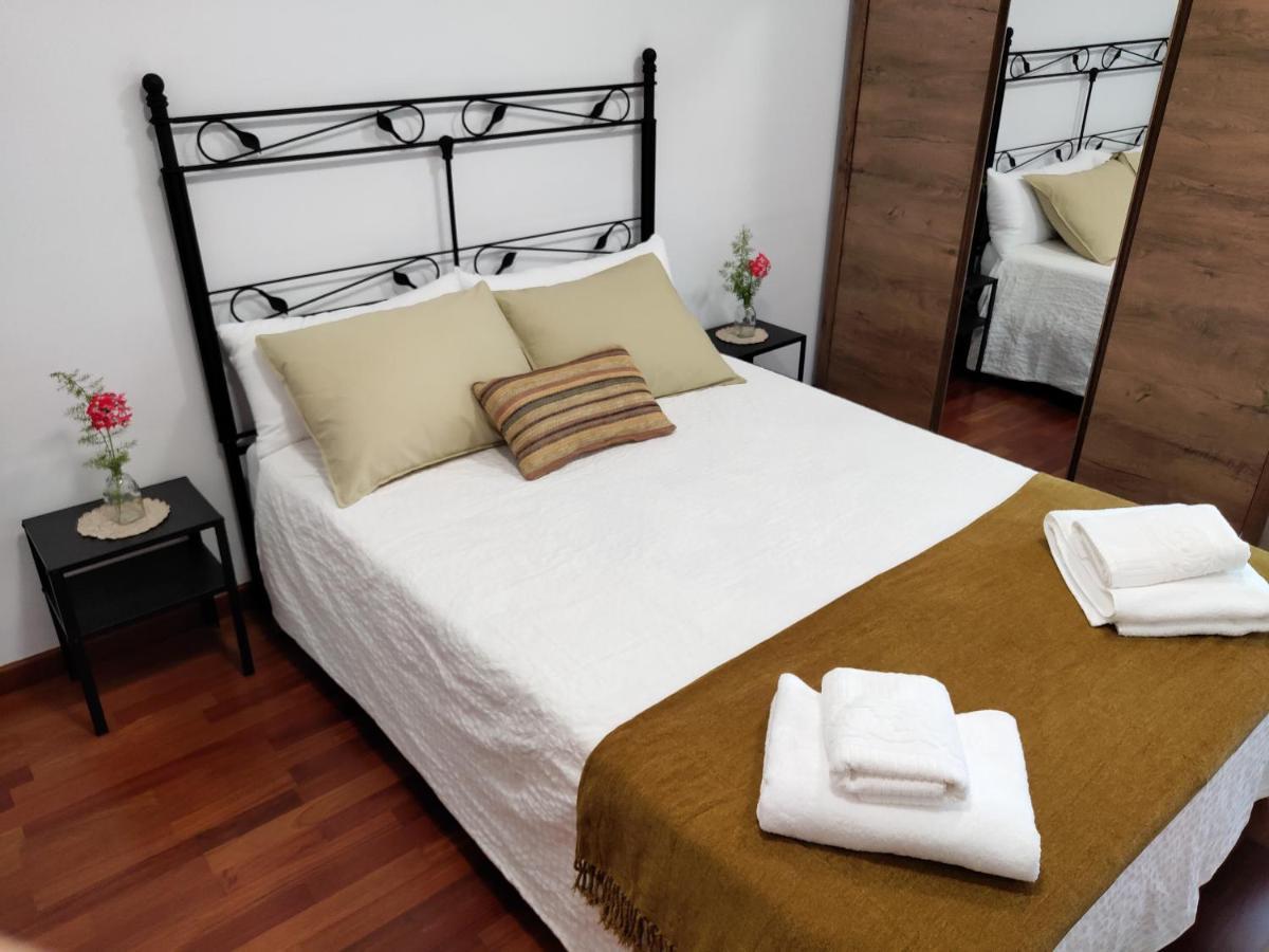 Apartamento Plaza De La Iglesia Deltebre Bagian luar foto