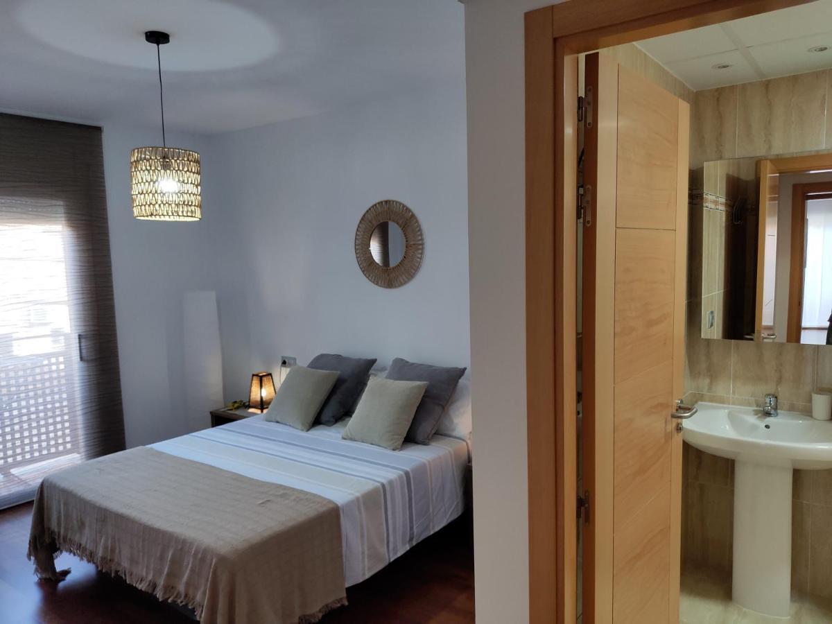 Apartamento Plaza De La Iglesia Deltebre Bagian luar foto