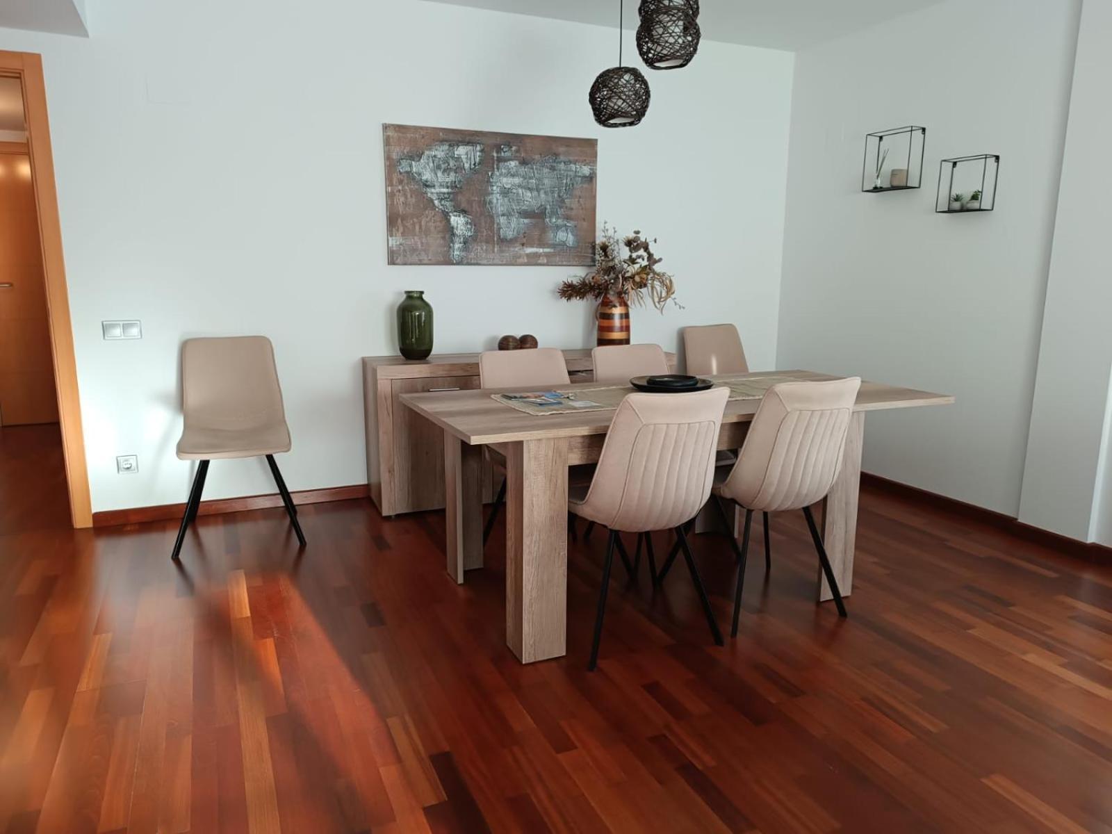 Apartamento Plaza De La Iglesia Deltebre Bagian luar foto
