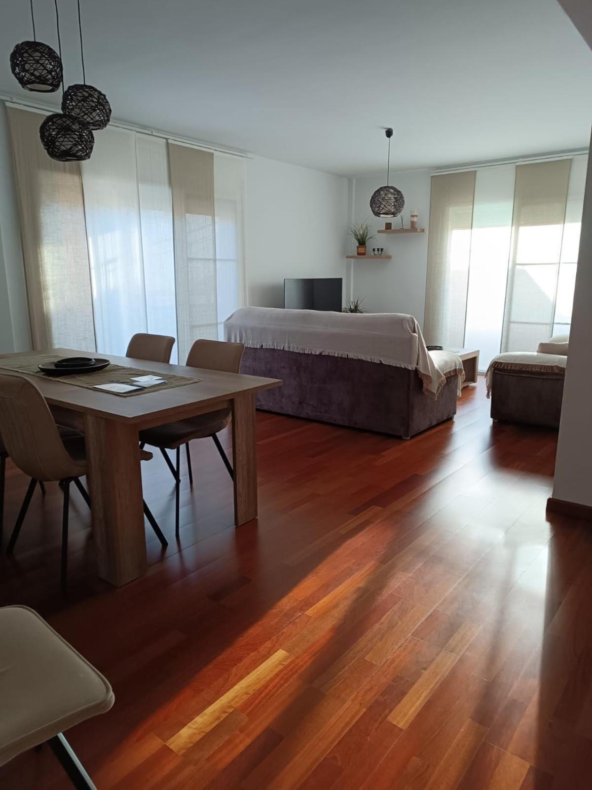 Apartamento Plaza De La Iglesia Deltebre Bagian luar foto